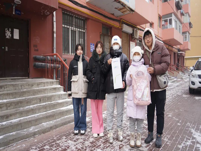 “青春暖流行動” | 二公司團委兩節(jié)送溫暖